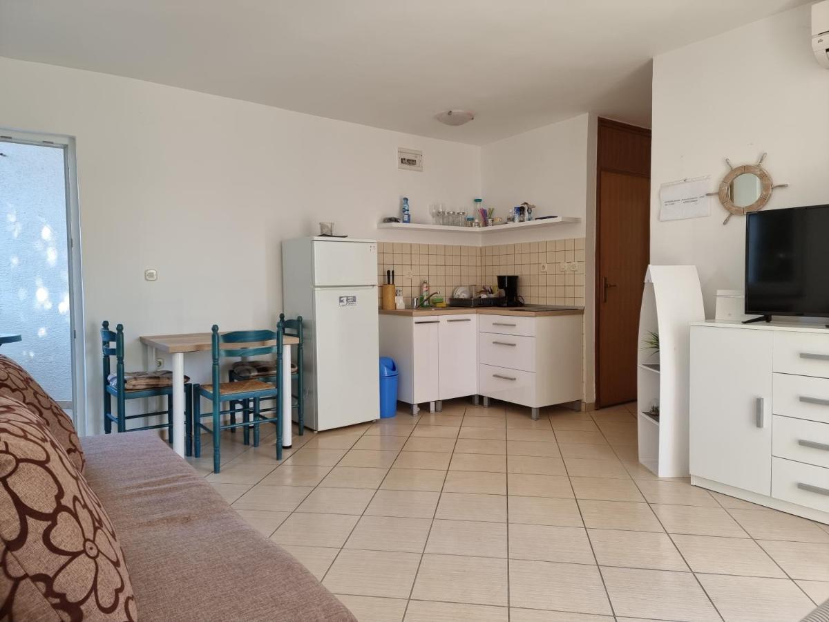 Apartment Aqua Near The City Beach ノヴァリャ エクステリア 写真